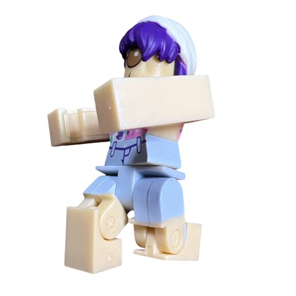 Top Roblox Runway Model Action Figure 2.75 Inches ( No Virtual Code ) - Picture 4 of 5